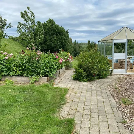 With Private Near Bidstrup Forest Vakantiehuis Hadsten Stationsby